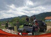 Satgas TMMD Kodim 0827/Sumenep Turunkan Aspal, Jalan di Desa Mandala Akan Segera Bagus