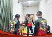 Polres Gresik Razia Warung Penjual Miras di Manyar, Puluhan Botol Disita