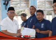 Kepala Lapas Rantauprapat, Khairul Bahri Siregar, Serahkan Sertifikat Khatamul Iqro kepada Warga Binaan
