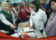 Jelang Idul Fitri, Ning Ita Sidak Pasar dan Swalayan, Pastikan Harga Stabil serta Keamanan Pangan Terjaga