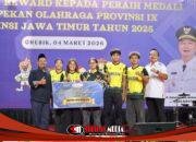 Bupati Gresik Serahkan Bonus Rp 9,3 Miliar untuk Kontingen Porprov IX Jatim