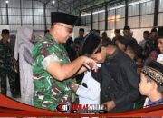 Dandim 0815 Mojokerto dan Persit Santuni 42 Anak Yatim saat Buka Puasa Bersama di Sumolawang