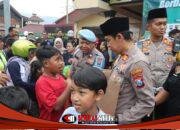 Seribu Takjil Diserbu Pengendara, Polsek Pacet dan Lintas Pemuda Turun ke Jalan Berbagi Berkah Ramadan