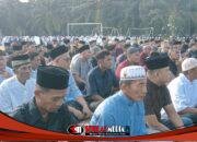 Masyarakat Kelurahan Dadimulyo Sholat Idulfitri di Lapangan Pondok Gunung Sari Tanah Raja 3