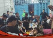 Respon Aduan “Cak Rama”, Polisi Gerebek Karaoke di Cerme, 93 Botol Miras Disita