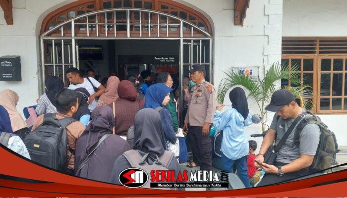 Pastikan Arus Balik Aman, Personel Polres Tanjungbalai Perketat Penjagaan di Stasiun KAI