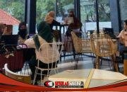 Meja Kopi dan Ide Gila: Mengintip Sisi Produktif di Balik Tren Nongkrong Anak Muda