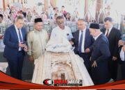 Bupati Gresik Dampingi Gubernur Samarkand Ziarah ke Makam Maulana Malik Ibrahim