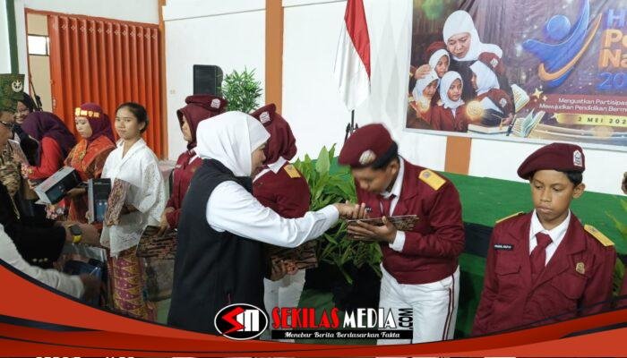 Keren, Siswa SR Mojokerto Dapat Apresiasi Dari Gubernur Usai Tampil Percaya Diri dengan Menggunakan 5 Bahasa
