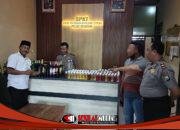 Polsek Brondong Amankan Ratusan Botol Miras Ilegal dalam Patroli KRYD