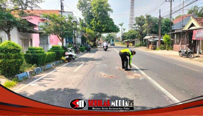 Motor Oleng Tabrak Truk di Mojokerto, Pelajar Asal Surabaya Meninggal Dunia