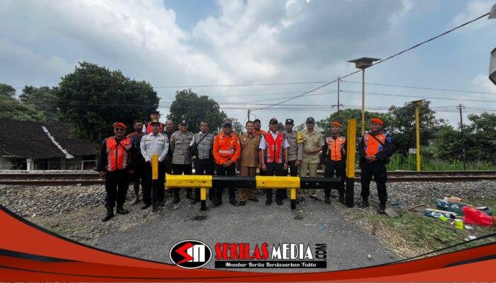 Tingkatkan Keselamatan, KAI Daop 7 Madiun Kembali Tutup Perlintasan Liar di Blitar