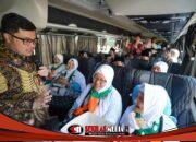 Mas Dhito Berangkatkan Jamaah Calon Haji Kabupaten Kediri dari Kawasan Simpang Lima Gumul