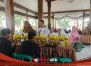 BULOG Mojokerto Salurkan Bantuan Pangan untuk 631 Keluarga Penerima di Desa Pagerluyung