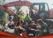 TNI dan Warga Jabontegal Pererat Kebersamaan di Tengah Pembangunan Jembatan Garuda
