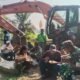 TNI dan Warga Jabontegal Pererat Kebersamaan di Tengah Pembangunan Jembatan Garuda