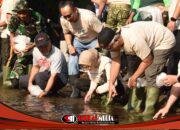 Bangun Kesadaran Jaga Sungai, Mbak Wali Pimpin Kerja Bakti Bersihkan Sungai Kedak