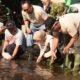 Bangun Kesadaran Jaga Sungai, Mbak Wali Pimpin Kerja Bakti Bersihkan Sungai Kedak