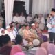 Gus Fawait Salurkan Insentif Guru Ngaji