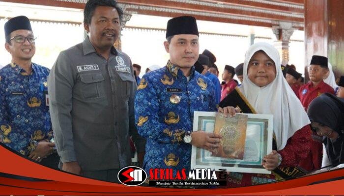 Ratusan Pelajar Ikuti Wisuda Gemajuza, Bupati Albarra Harap Jadi Generasi Qurani