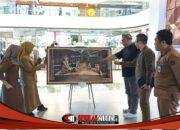 Lukisan “Ratu Majapahit Mengajar” Diboyong Dinas Pendidikan, Delapan Karya Diak Eko Purwoto Laris di Pameran Sunrise Mall
