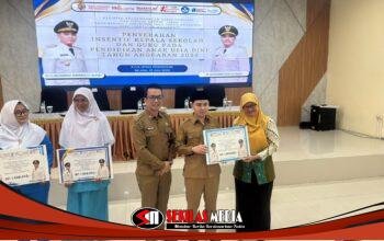 Pemkab Mojokerto Salurkan Insentif bagi 1.661 Guru PAUD, Gus Bupati: Pendidikan Pondasi Indonesia Emas 2045