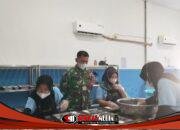 Babinsa Jatirejo Kawal MBG, Lebih dari 8 Ribu Penerima Manfaat Nikmati Makanan Bergizi