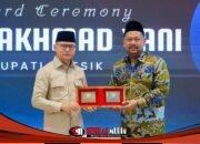 Bupati Yani Dianugerahi Kepala Daerah Inspiratif Berkat Program Perlindungan Anak PMI