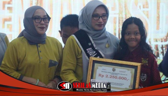 Gebyar HAN 2026, Pemkab Mojokerto Serahkan Beasiswa Rp421,7 Juta dan Perkuat Literasi Anak Lewat Peluncuran Dua Buku