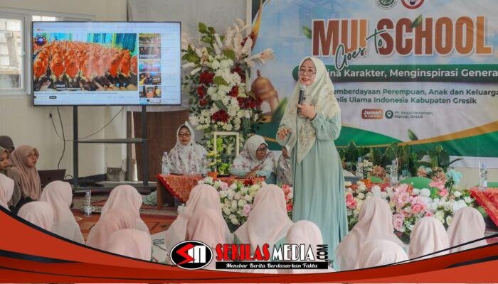 MUI Gresik Goes To School di Ponpes Sirojul Haramain, Edukasi Santri Cegah Pernikahan Dini