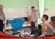 Empati Dan Peduli Kapolsek Balongbendo Menjenguk Anggota yang Sakit