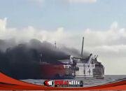 KMP Putri Yasmin Terbakar di Selat Lombok, Ratusan Penumpang Dievakuasi