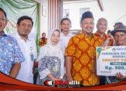 Bupati Gresik Gelontorkan BLT DBHCHT Rp900 Ribu untuk 263 KPM, 9.932 Warga Dapat Bantuan Beras