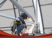 Target Selesai Akhir November, Pemasangan Rangka Atap Stadion GDJ Gunakan 3 Crane