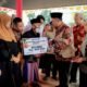 BLT DBHCHT Disalurkan di Wringinanom, Bupati Yani Buka Ruang Aspirasi Warga