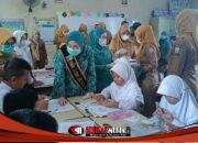 Dewi Sastrani Dewa Turun Langsung Distribusi Masker Gratis Jadi Prioritas Di Tengah Asap Tebal