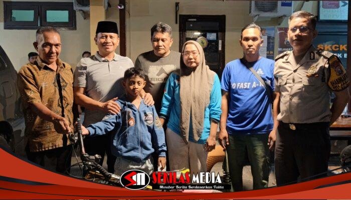 Polsek Balongbendo Temukan Anak Hilang dan Kembali Bertemu Orang Tuanya