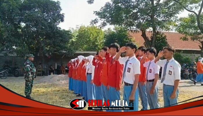 Babinsa Gondang Latih PBB dan Wawasan Kebangsaan, Siswa SMAN 1 Gondang Digembleng Disiplin