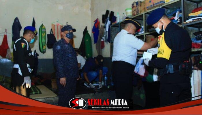 200 Warga Binaan Tes Urine, Razia Lapas Bondowoso Temukan 3 Sajam Rakitan