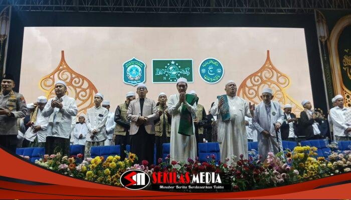 Ribuan Jemaah Padati Puncak Safari Maulid 40 Malam Riyadlul Jannah di Kota Batu