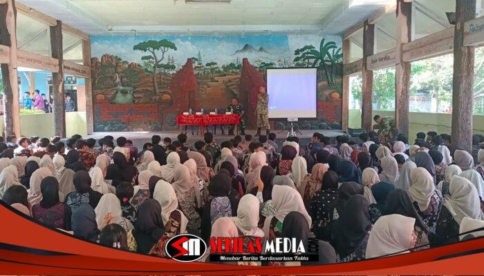 Siswa Kelas XII SMAN 1 Gondang Dibekali Informasi Rekrutmen Bintara dan Tamtama TNI AD