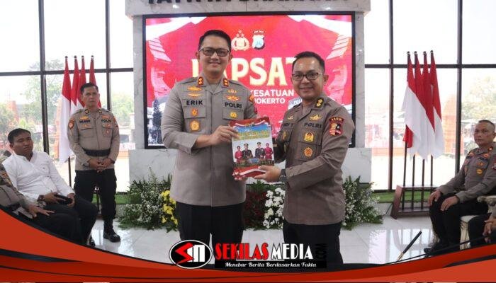 Estafet Kepemimpinan Polres Mojokerto Berganti, AKBP Raden Erik Resmi Terima Tongkat Komando