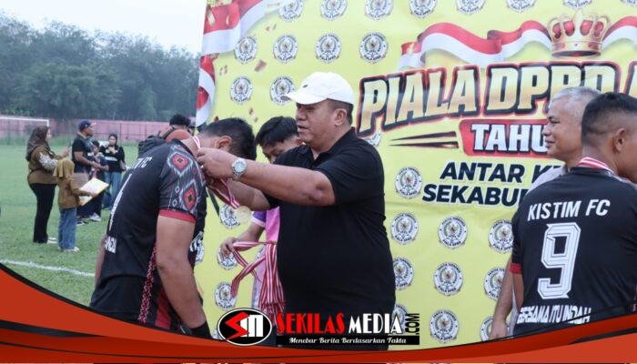 Bupati Asahan Resmi Tutup Turnamen Piala DPRD Antar Kecamatan Usia 35+ Tahun 2026