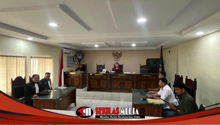 Keluarga Tuntut Peradilan Sipil, Desi Minta Semua Pelaku Pembunuhan Suaminya Dihukum!