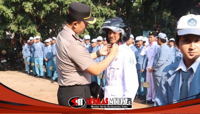 Kapolres Mojokerto Jadi Pembina Upacara di SMAN 1 Puri, Ingatkan Siswa Bahaya Narkoba hingga Judi Online