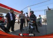 Antrian Disejumlah SPBU; Cek Langsung Tiga SPBU, Kapolres Kediri Kota Pastikan Stok BBM Aman dan Imbau Warga Tak Panic Buying