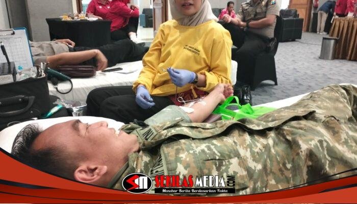 Kodim 0815/Mojokerto Gandeng PMI dan Hotel Ayola Gelar Donor Darah untuk Bantu Masyarakat
