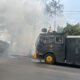 Terjunkan AWC, Respon Cepat Call Center 110 Polres Mojokerto Padamkan Kebakaran Bengkel Tambal Ban di Mojosari