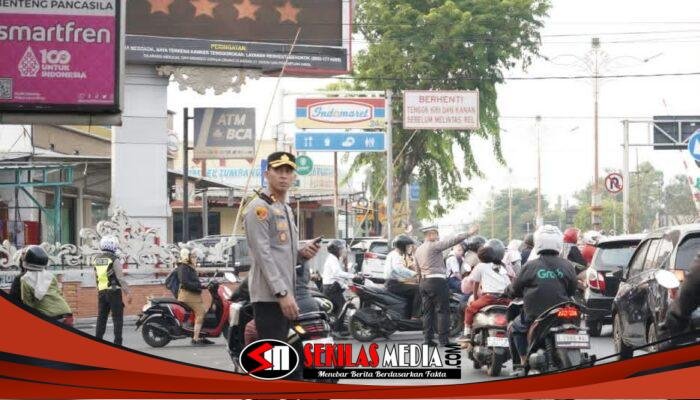 Kapolres Mojokerto Kota Turun ke Jalan Atur Lalu Lintas Pagi di Benteng Pancasila